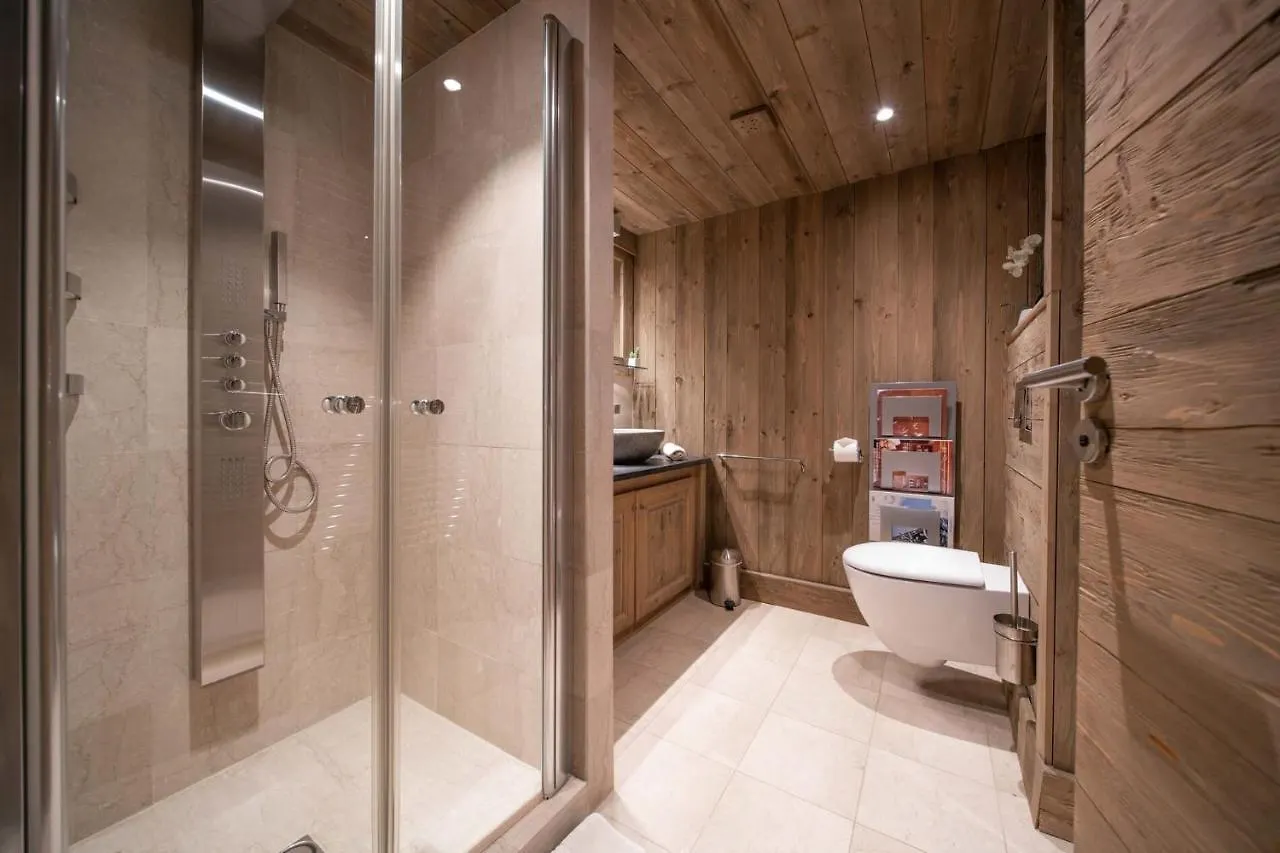 Le Chalet Des Ours I Luxe I Jacuzzi & Sauna I Salle Cinema Megeve 0*,  France